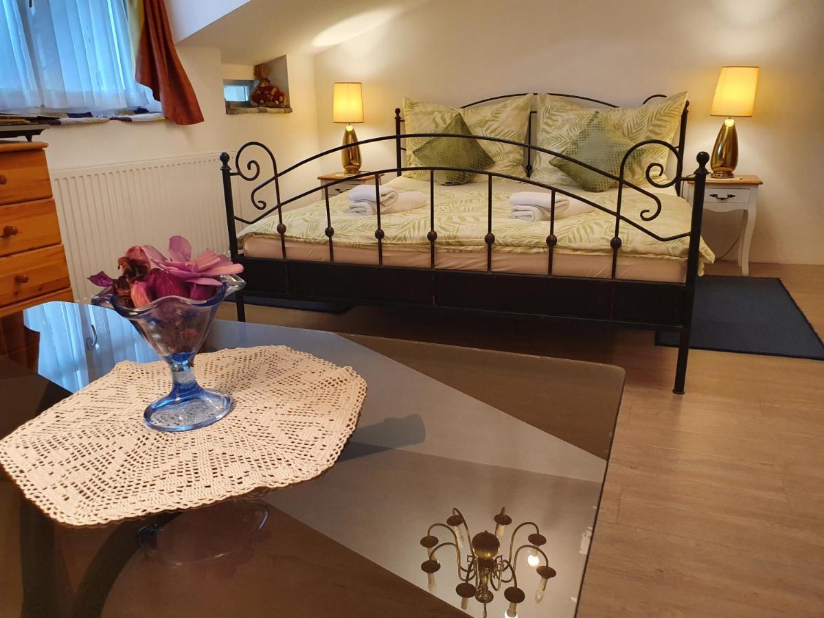 Karmelita Boutique Apartman 索普隆 外观 照片
