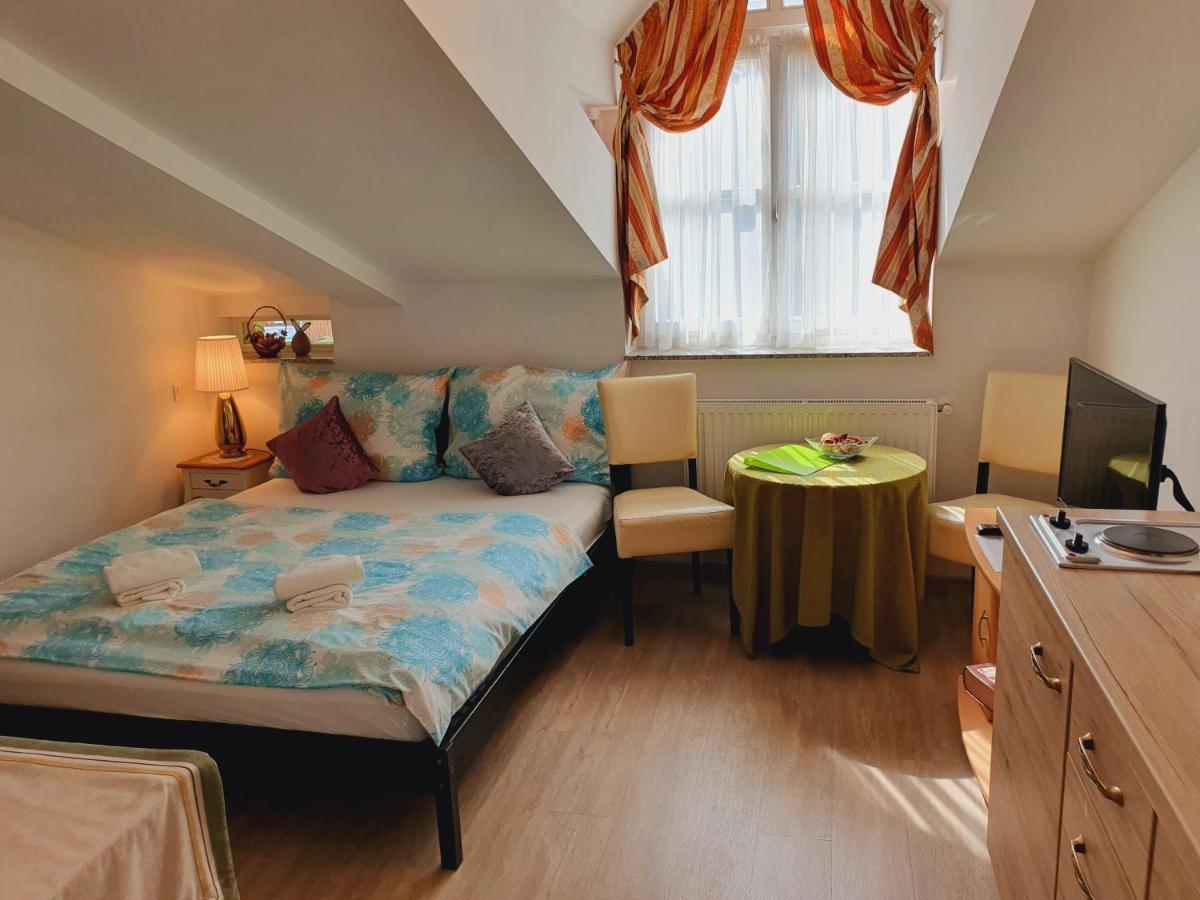 Karmelita Boutique Apartman 索普隆 外观 照片